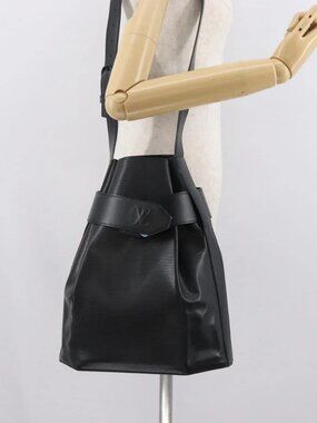 LOUIS VUITTON Epi Sac Depaule GM Shoulder Bag Black M80155 LV Auth 169288